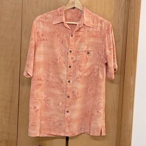 Hawaiian Mens button down shirt size S peach tones